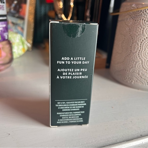 Starbucks keychain - Picture 2 of 2